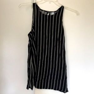 Old navy black and white sleeveless top